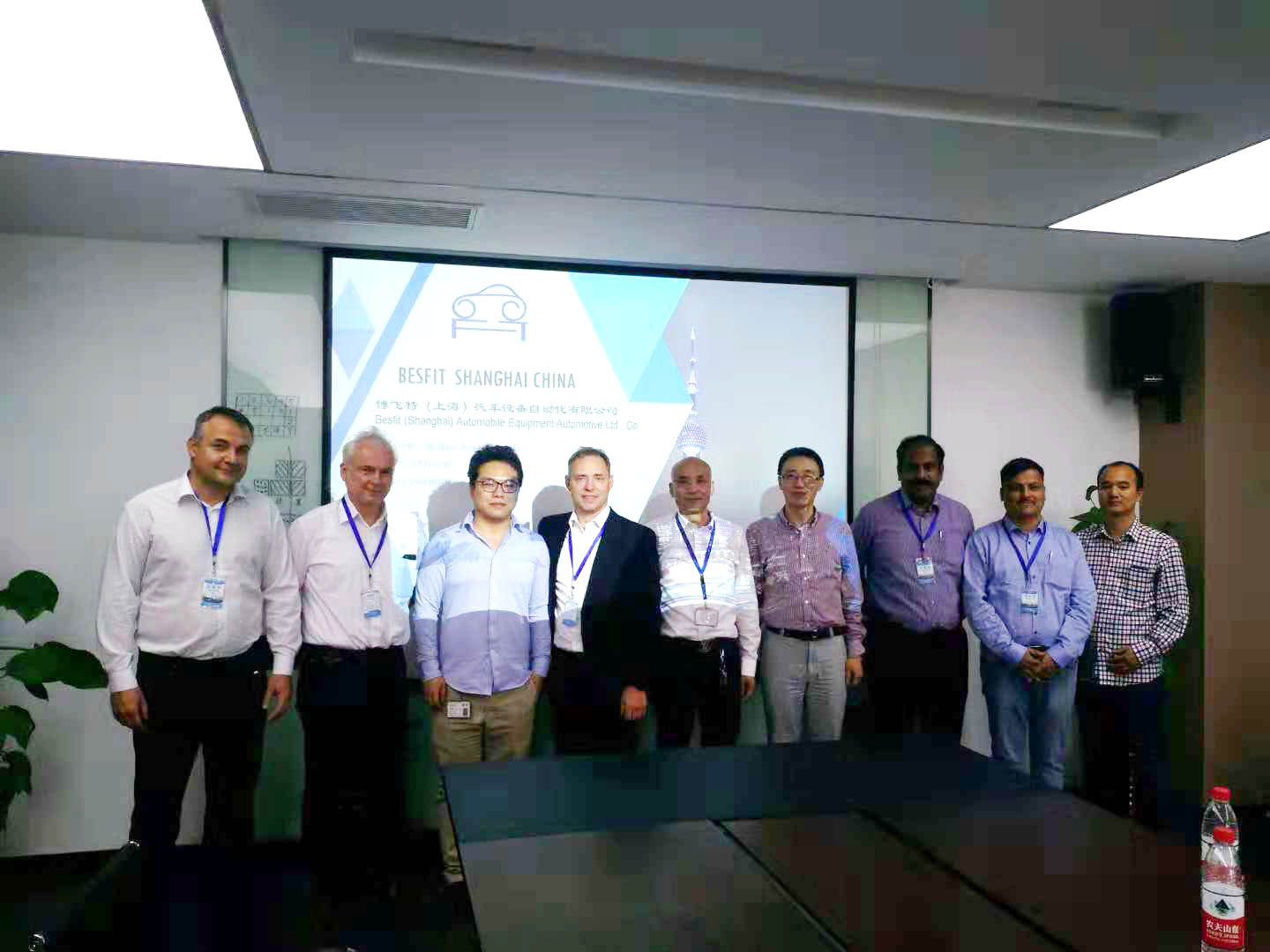 The Indian public came to visit and exchange views